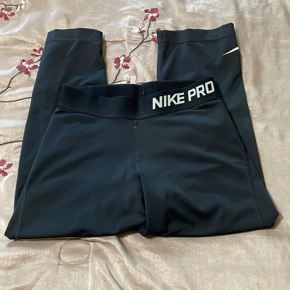 Nike Pro Black Capris. Junior Size XSmall